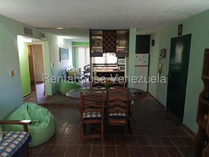 Apartamento (1 Nivel) en Alquiler en Camuri Chico, Vargas - 21