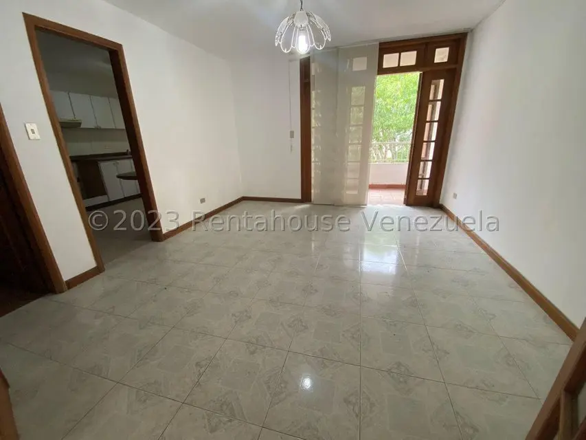 Townhouse (Multiples Niveles) en Venta en Miranda, Distrito Metropolitano - 2
