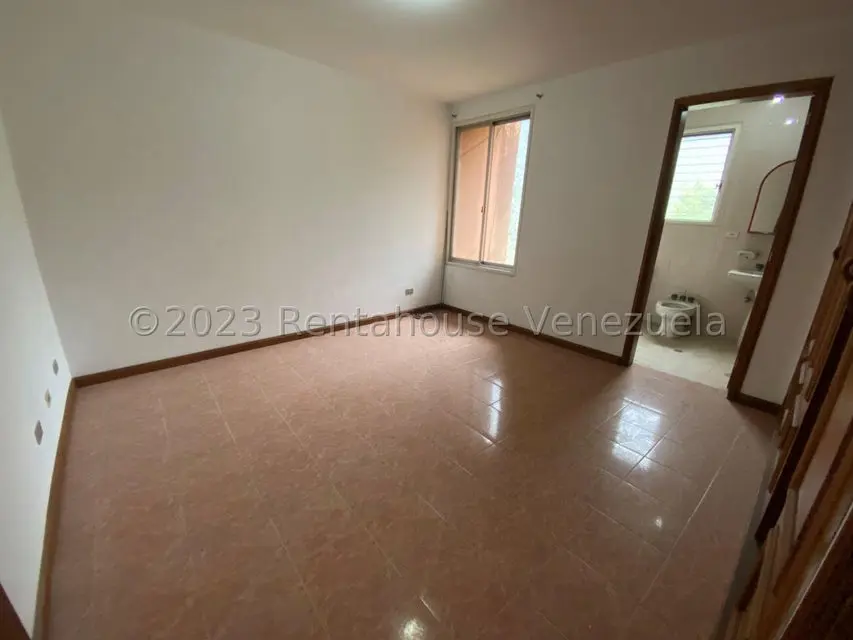 Townhouse (Multiples Niveles) en Venta en Miranda, Distrito Metropolitano - 17