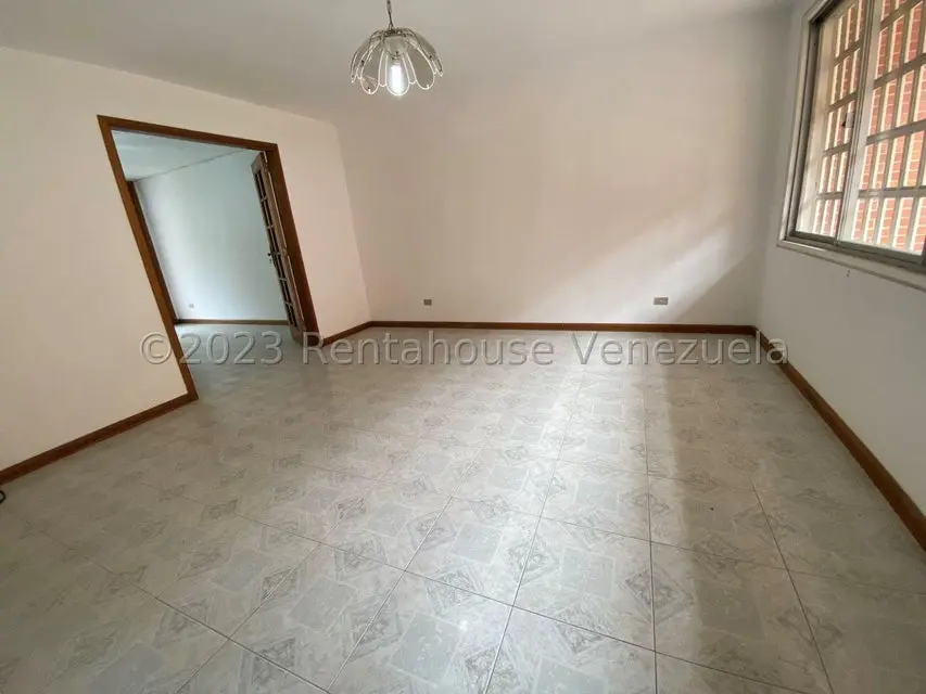 Townhouse (Multiples Niveles) en Venta en Miranda, Distrito Metropolitano - 3