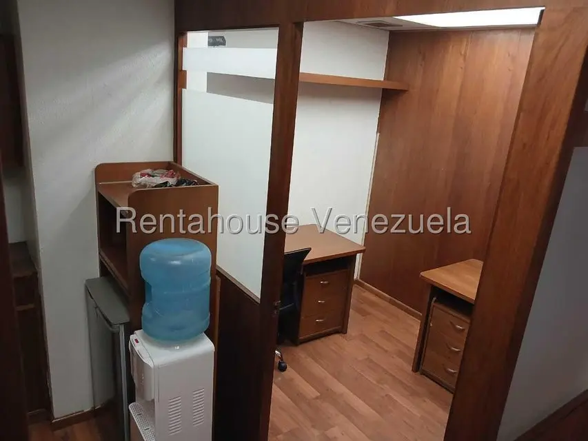Comercial (Oficina) en Venta en Santa Paula, Distrito Metropolitano - 16