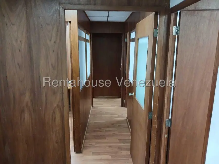 Comercial (Oficina) en Venta en Santa Paula, Distrito Metropolitano - 4