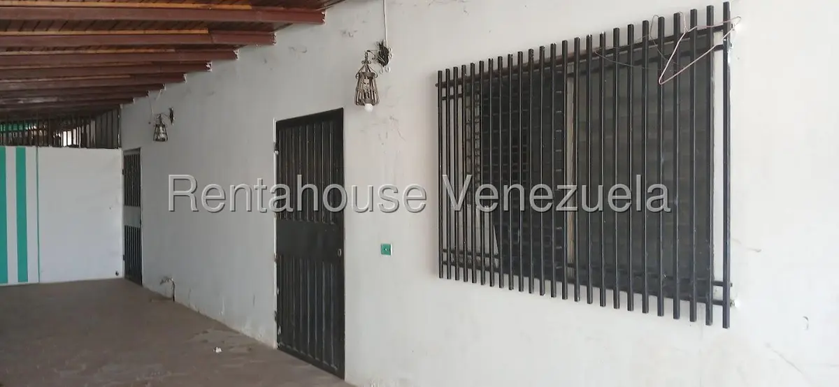 Casa (1 Nivel) en Alquiler en Calle Piar, Zulia - 8