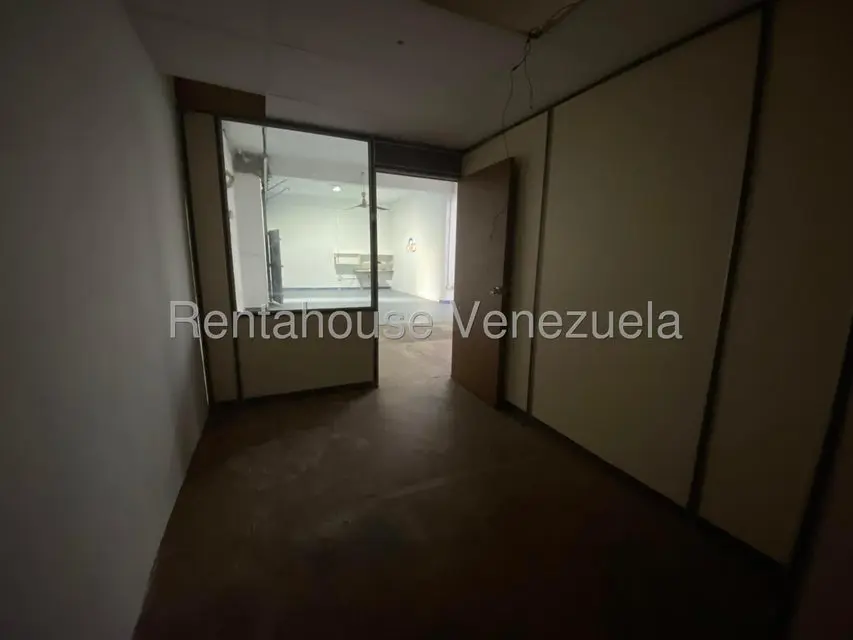 Comercial (Local Comercial) en Alquiler en El Marques, Distrito Metropolitano - 14