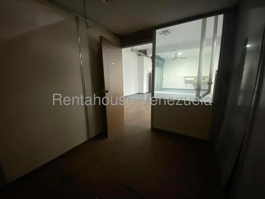 Comercial (Local Comercial) en Alquiler en El Marques, Distrito Metropolitano - 16