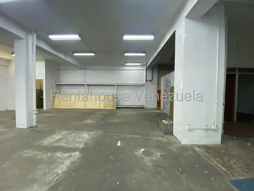 Comercial (Local Comercial) en Alquiler en El Marques, Distrito Metropolitano - 21