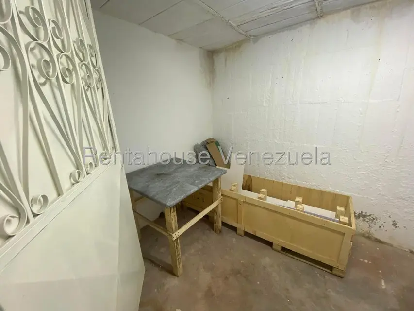 Comercial (Local Comercial) en Alquiler en El Marques, Distrito Metropolitano - 28