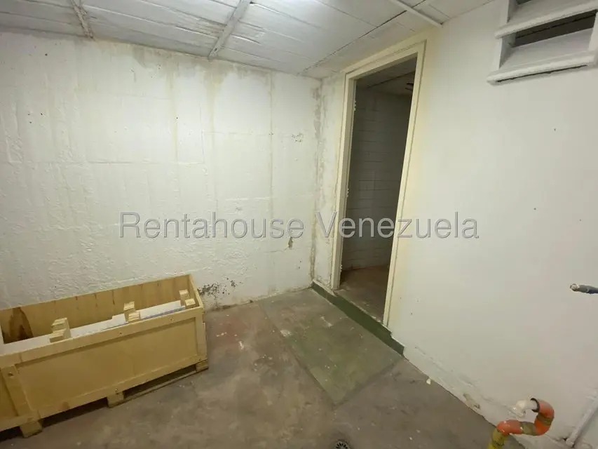 Comercial (Local Comercial) en Alquiler en El Marques, Distrito Metropolitano - 29