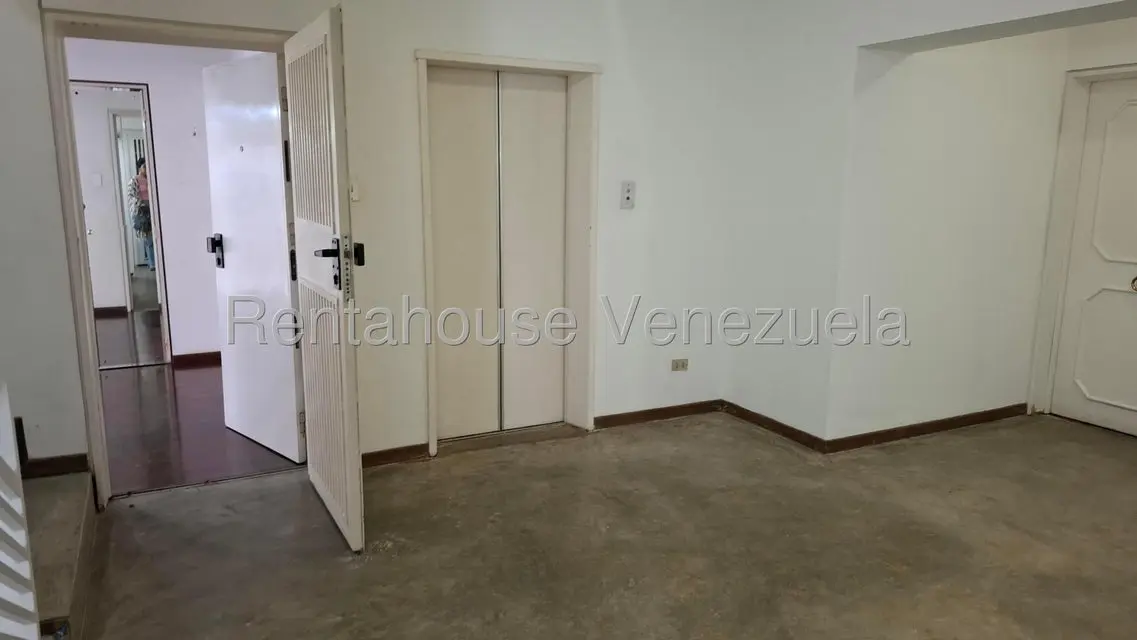 Apartamento (1 Nivel) en Venta en Colinas de Bello Monte, Distrito Metropolitano - 4
