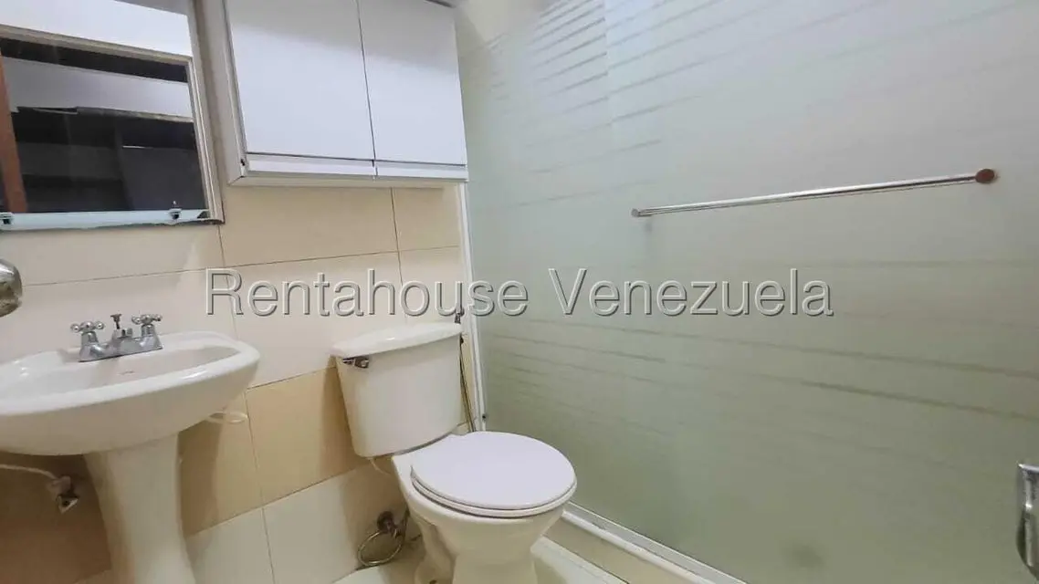 Apartamento (1 Nivel) en Alquiler en Ciudad Roca, Lara - 17