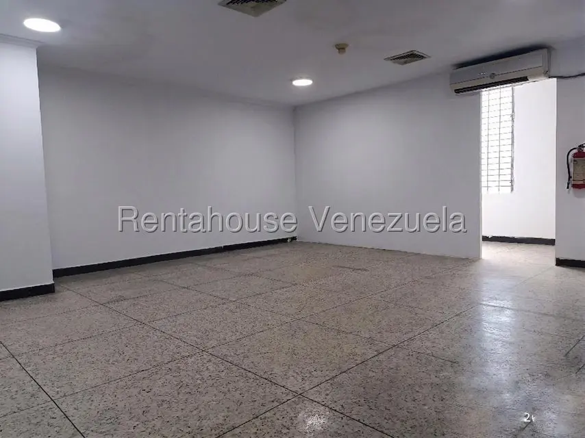 Comercial (Oficina) en Alquiler en Avenida Universidad, Zulia - 6