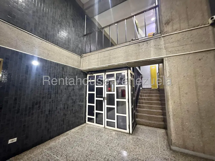 Apartamento (1 Nivel) en Venta en Parroquia Altagracia, Distrito Metropolitano - 2