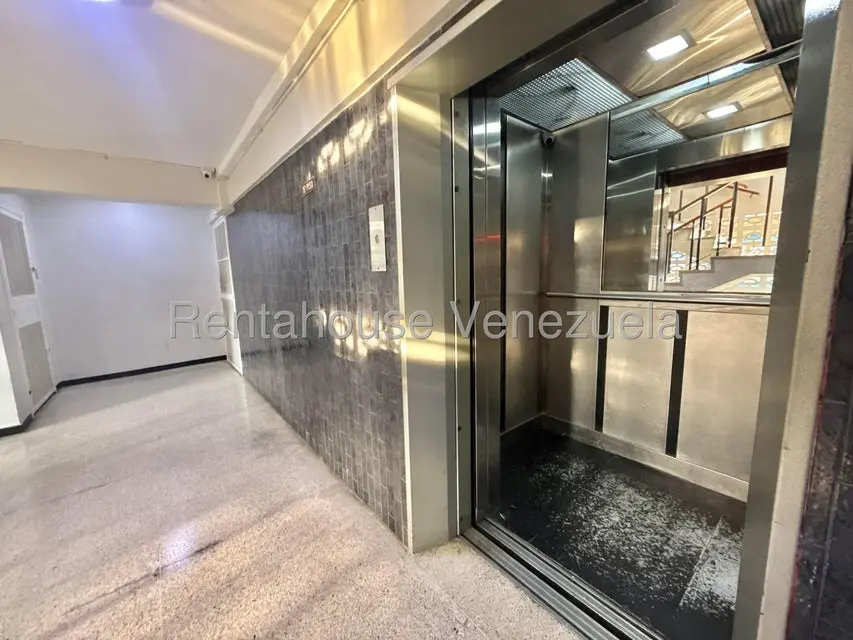 Apartamento (1 Nivel) en Venta en Parroquia Altagracia, Distrito Metropolitano - 3