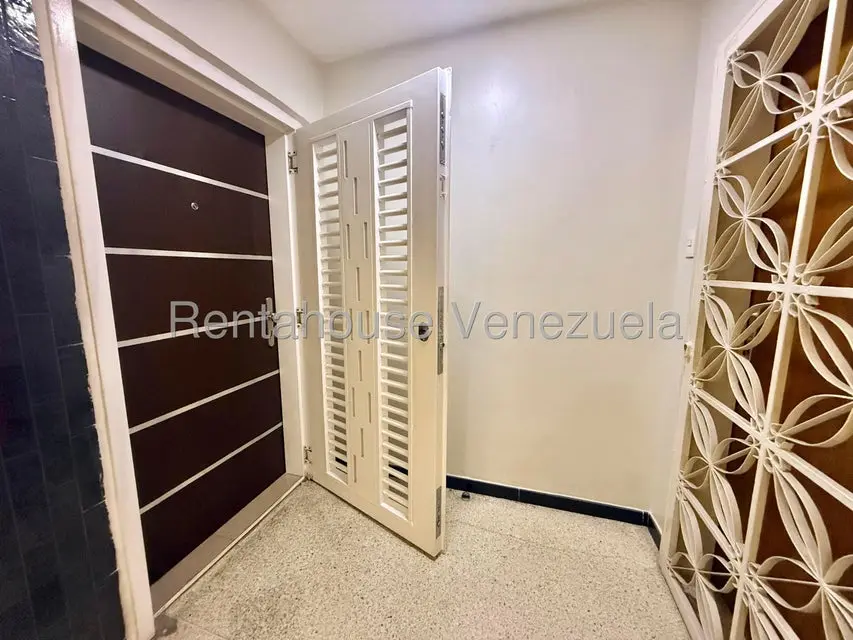 Apartamento (1 Nivel) en Venta en Parroquia Altagracia, Distrito Metropolitano - 4