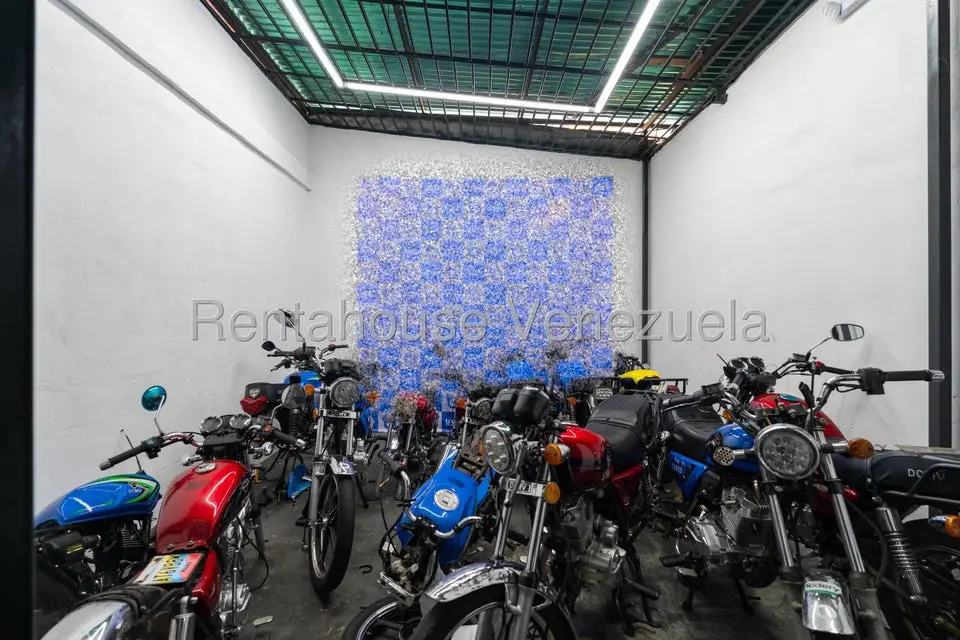 Comercial (Galpon - Deposito) en Venta en La Florida, Distrito Metropolitano - 23