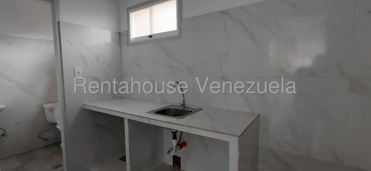 Comercial (Local Comercial) en Alquiler en Los Naranjos del Cafetal, Distrito Metropolitano - 9