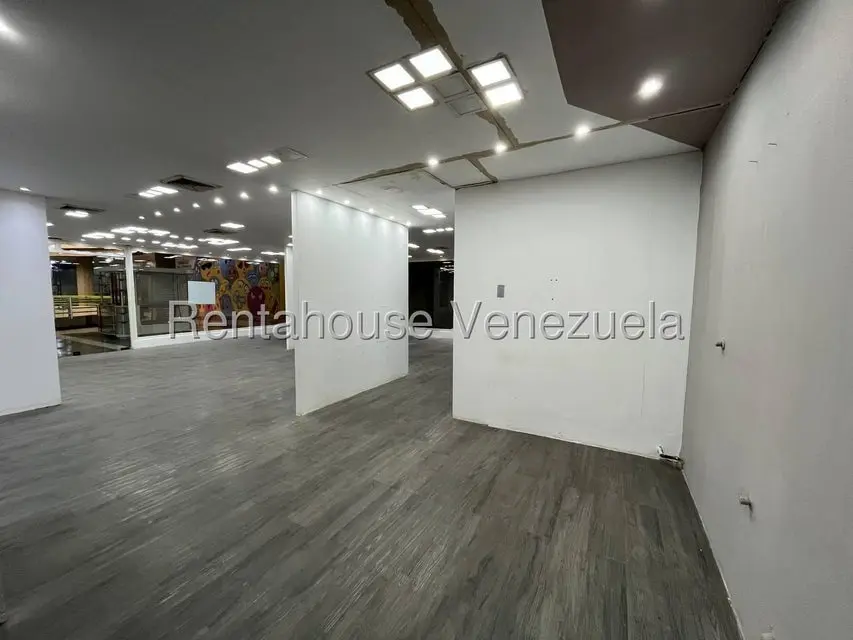 Comercial (Local Comercial) en Alquiler en Prebo I, Carabobo - 11