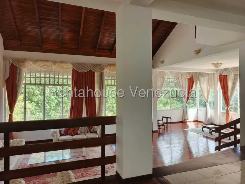 Casa (Multipes Niveles) en Venta en Oripoto, Distrito Metropolitano - 2