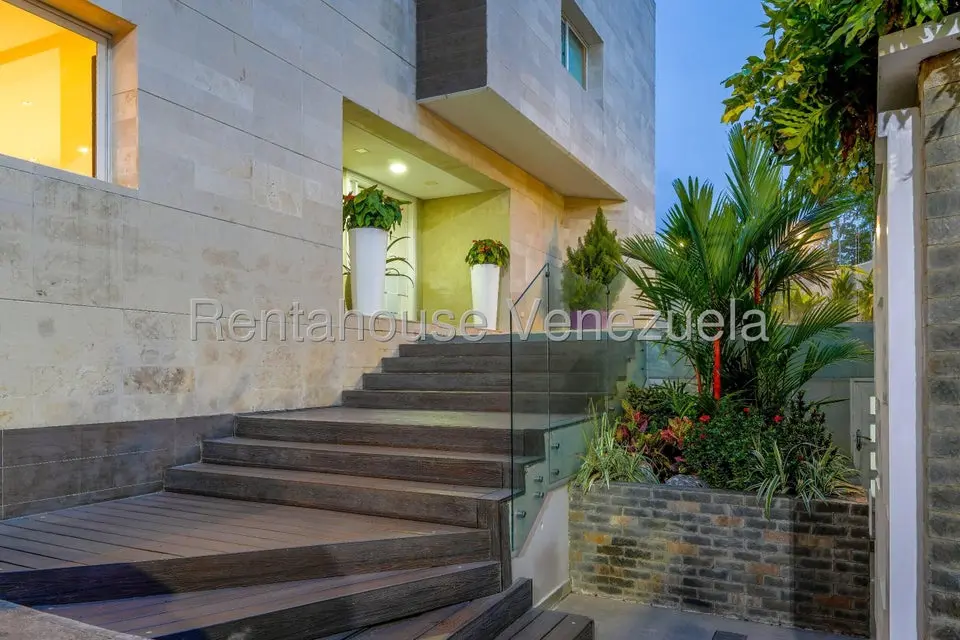 Casa (1 Nivel) en Alquiler en Altamira, Distrito Metropolitano - 2