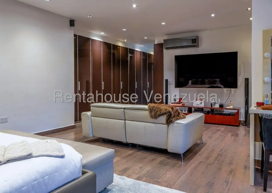 Casa (1 Nivel) en Alquiler en Altamira, Distrito Metropolitano - 13