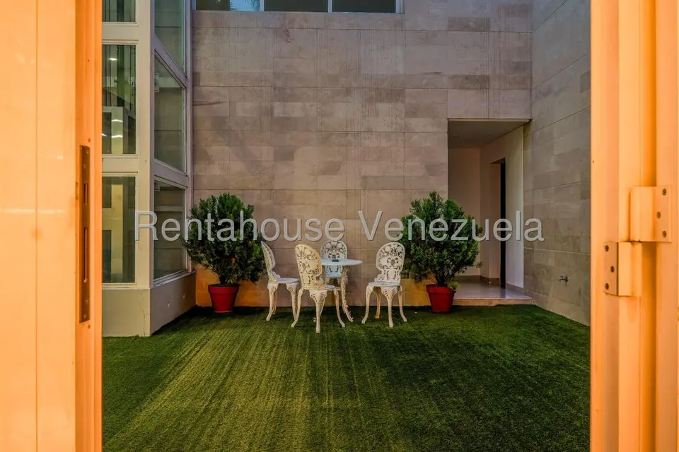 Casa (1 Nivel) en Alquiler en Altamira, Distrito Metropolitano - 9