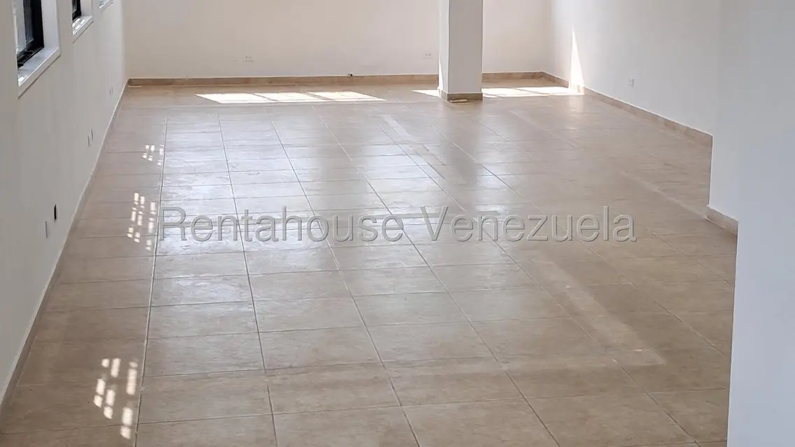 Comercial (Oficina) en Alquiler en Los Dos Caminos, Distrito Metropolitano - 11