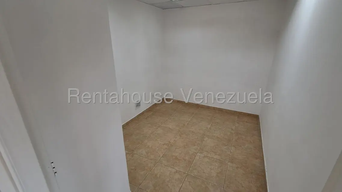 Comercial (Oficina) en Alquiler en Los Dos Caminos, Distrito Metropolitano - 14