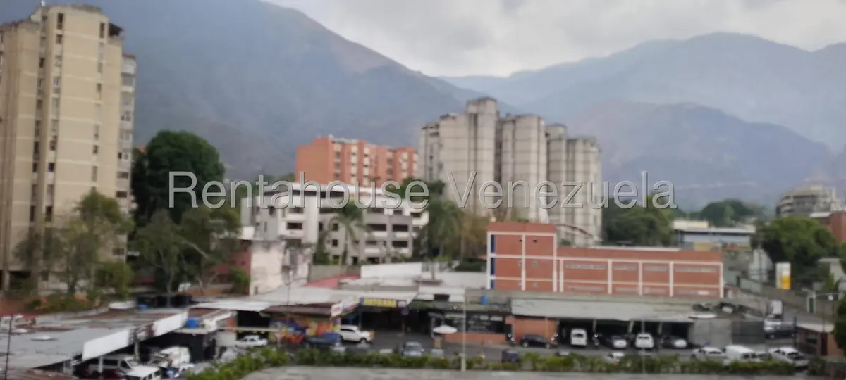 Comercial (Oficina) en Alquiler en Los Dos Caminos, Distrito Metropolitano - 23