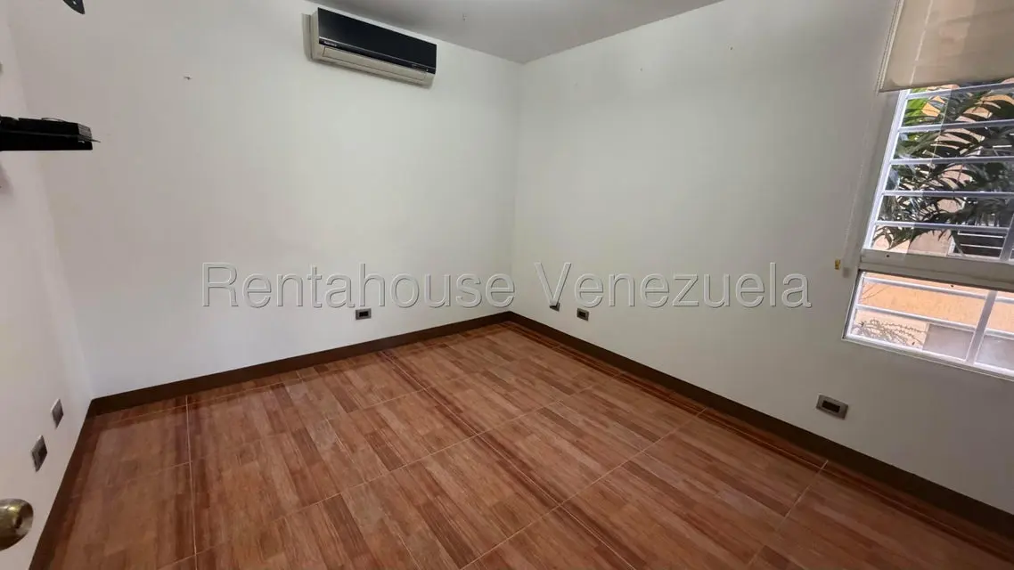 Apartamento (1 Nivel) en Alquiler en El Encantado, Distrito Metropolitano - 23