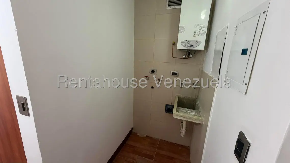 Apartamento (1 Nivel) en Alquiler en El Encantado, Distrito Metropolitano - 4