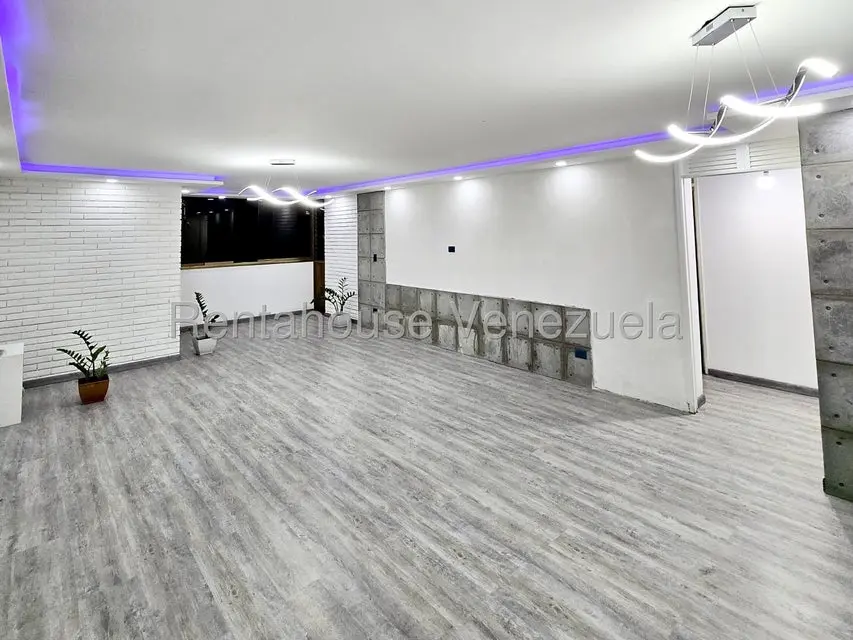 Apartamento (1 Nivel) en Venta en Santa Eduvigis, Distrito Metropolitano - 2