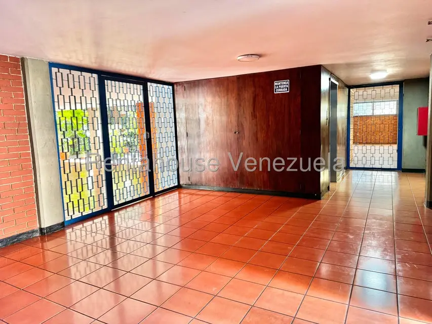 Apartamento (1 Nivel) en Venta en Santa Eduvigis, Distrito Metropolitano - 11
