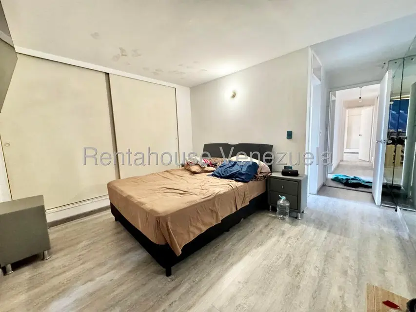 Apartamento (1 Nivel) en Venta en Santa Eduvigis, Distrito Metropolitano - 8