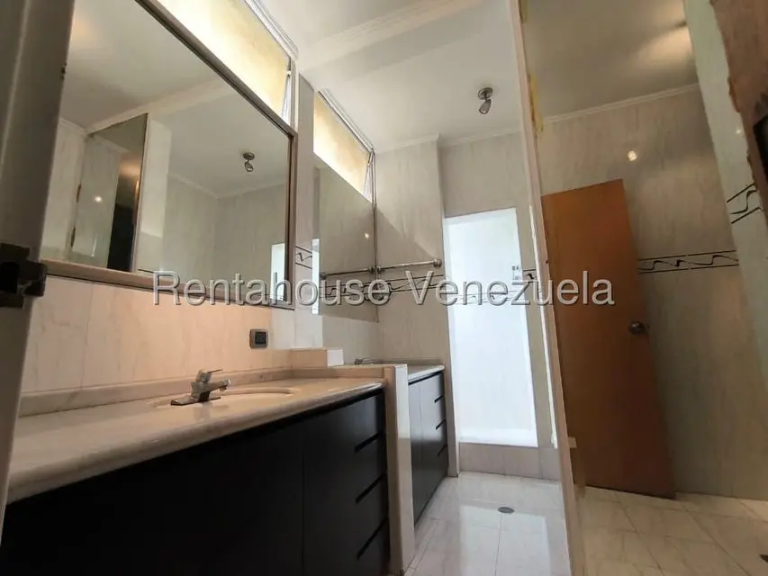 Apartamento (1 Nivel) en Alquiler en Chuao, Distrito Metropolitano - 20