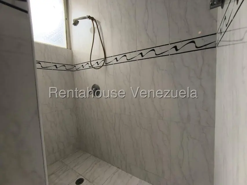 Apartamento (1 Nivel) en Alquiler en Chuao, Distrito Metropolitano - 22