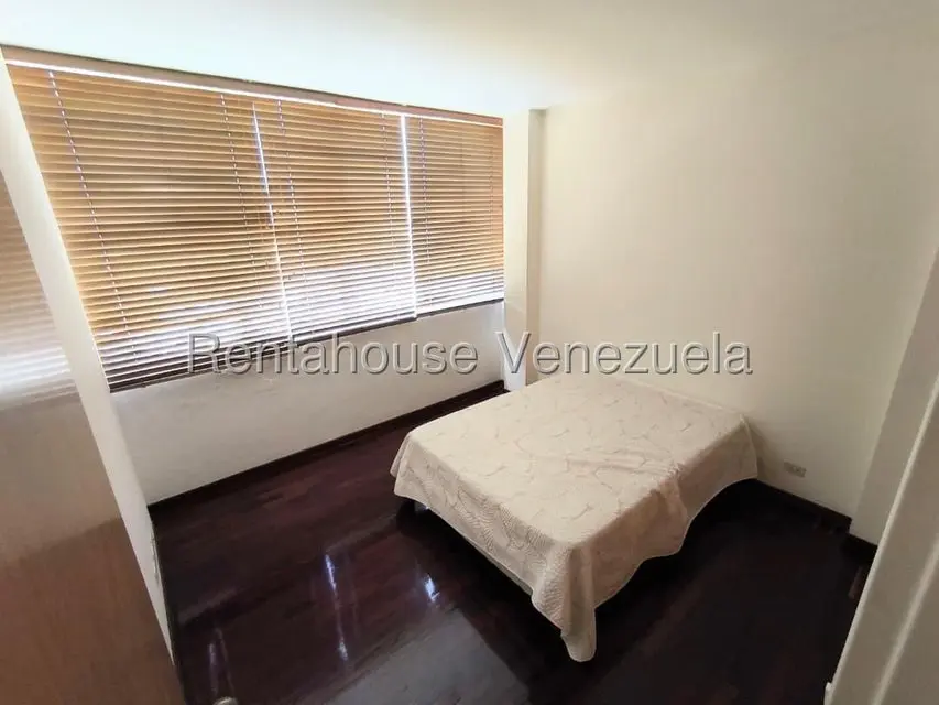 Apartamento (1 Nivel) en Alquiler en Chuao, Distrito Metropolitano - 24