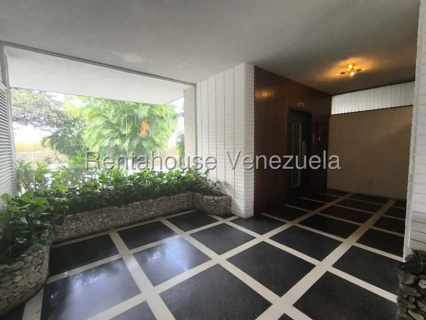 Apartamento (1 Nivel) en Alquiler en Chuao, Distrito Metropolitano - 31