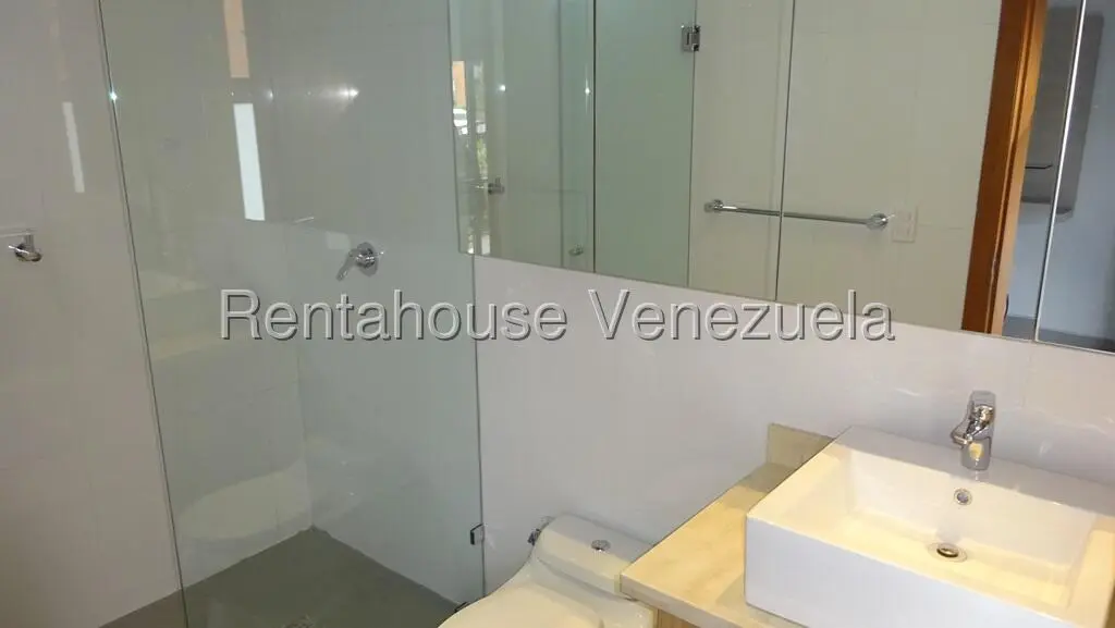 Apartamento (1 Nivel) en Alquiler en Campo Alegre, Distrito Metropolitano - 12