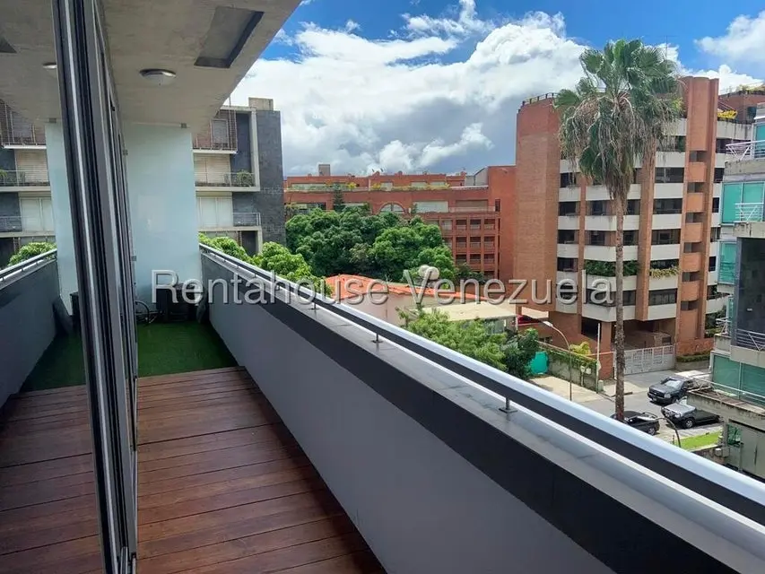 Apartamento (1 Nivel) en Alquiler en Campo Alegre, Distrito Metropolitano - 5
