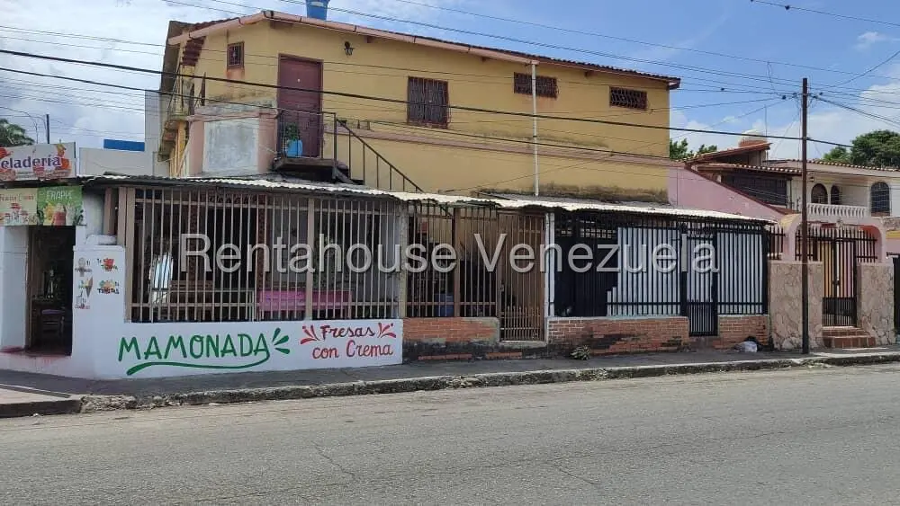 Casa (1 Nivel) en Venta en Centro, Lara - 38