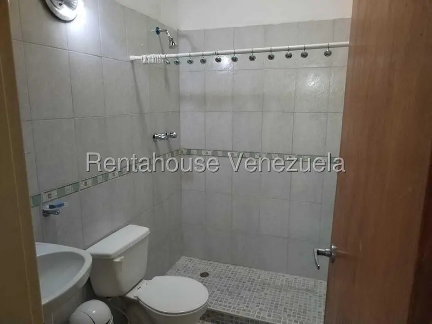 Casa (1 Nivel) en Alquiler en La Piedad Norte, Lara - 16