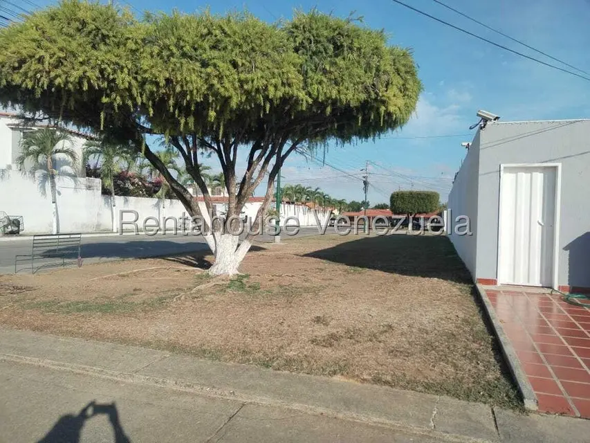 Casa (1 Nivel) en Alquiler en La Piedad Norte, Lara - 23