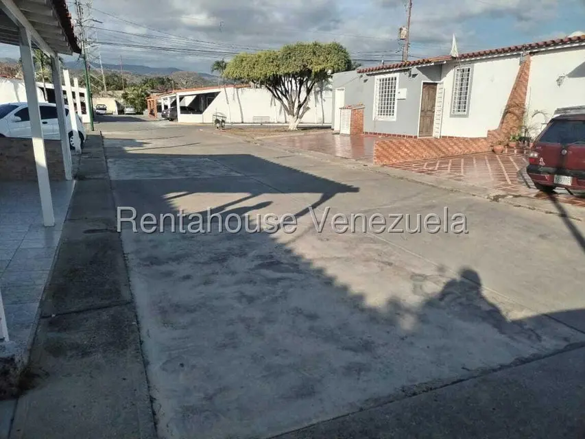 Casa (1 Nivel) en Alquiler en La Piedad Norte, Lara - 25