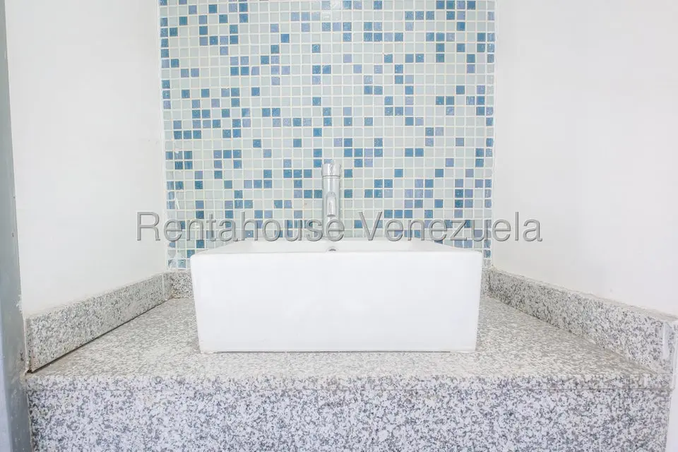 Comercial (Local Comercial) en Alquiler en Barutaima, Miranda - 11