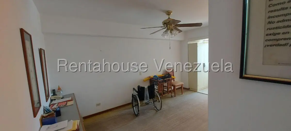Apartamento (1 Nivel) en Venta en Avenida El Milagro, Zulia - 2