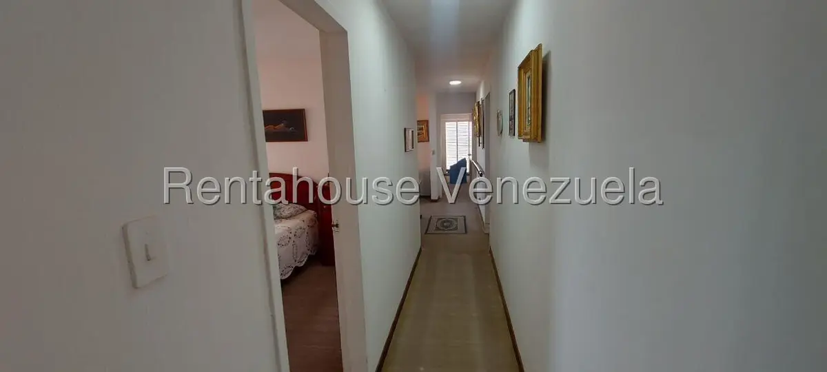 Apartamento (1 Nivel) en Venta en Avenida El Milagro, Zulia - 3
