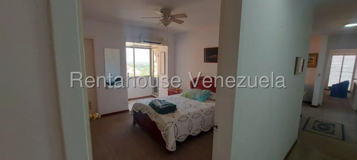 Apartamento (1 Nivel) en Venta en Avenida El Milagro, Zulia - 4