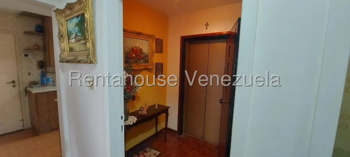 Apartamento (1 Nivel) en Venta en Avenida El Milagro, Zulia - 9