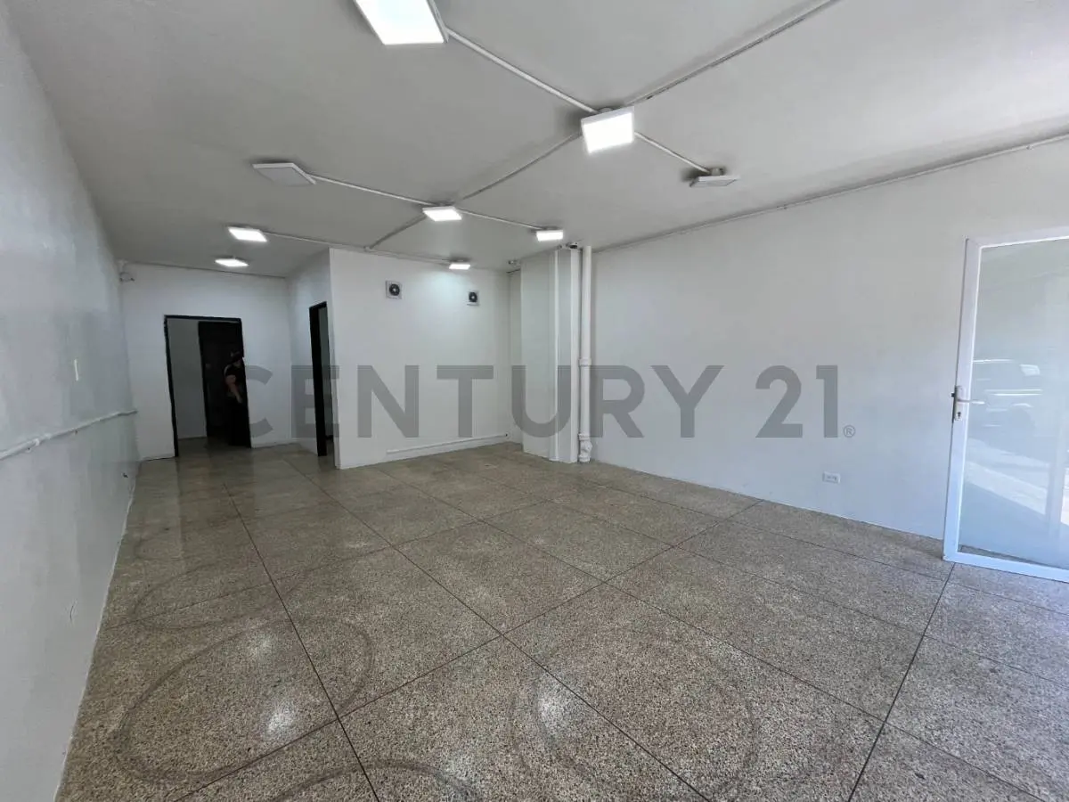 ¡Local Comercial en Chacao! — 2