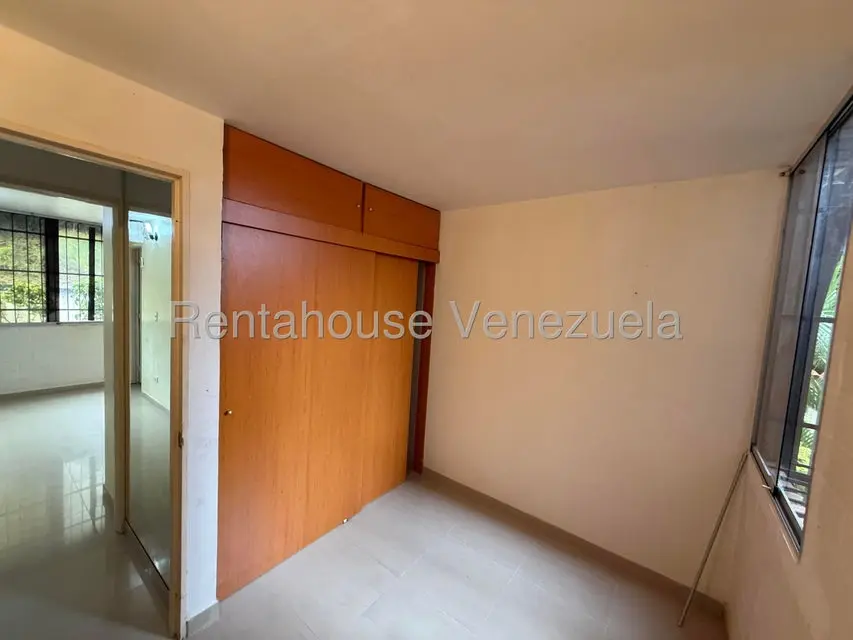 Apartamento (Planta Baja) en Alquiler en Nueva Casarapa, Miranda - 11